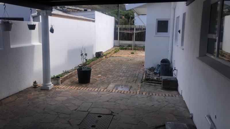 To Let 3 Bedroom Property for Rent in Fish Hoek Western Cape